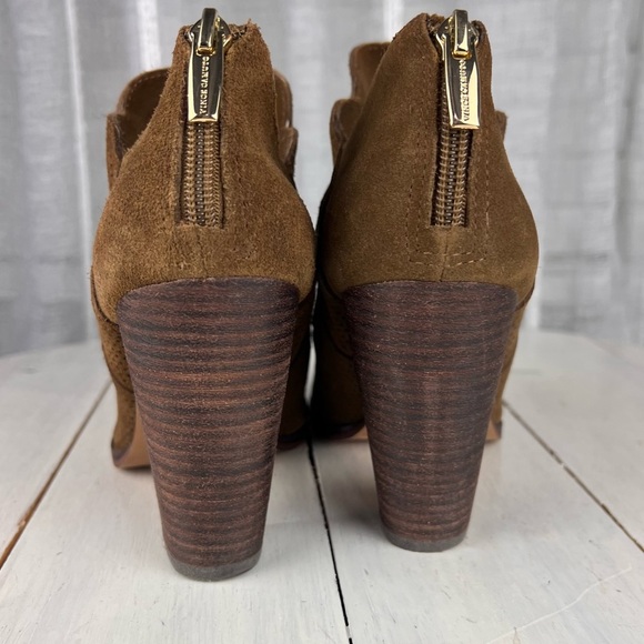 500guu Vince Camuto LEVANA brown suede heel booties women’s size 8 - Picture 7 of 10